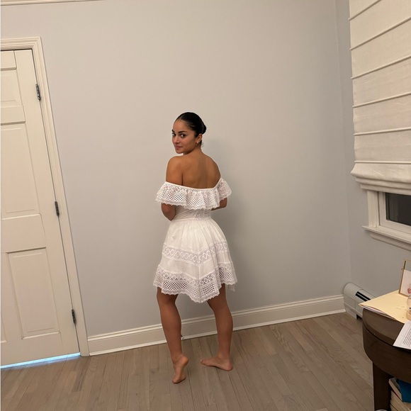 Charo Ruiz Ibiza Vaina White Lace dressTight fitting...